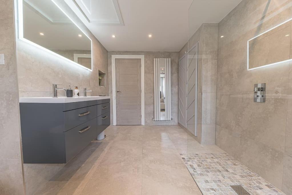 Villa Luxury Townhouse In Workington Extérieur photo